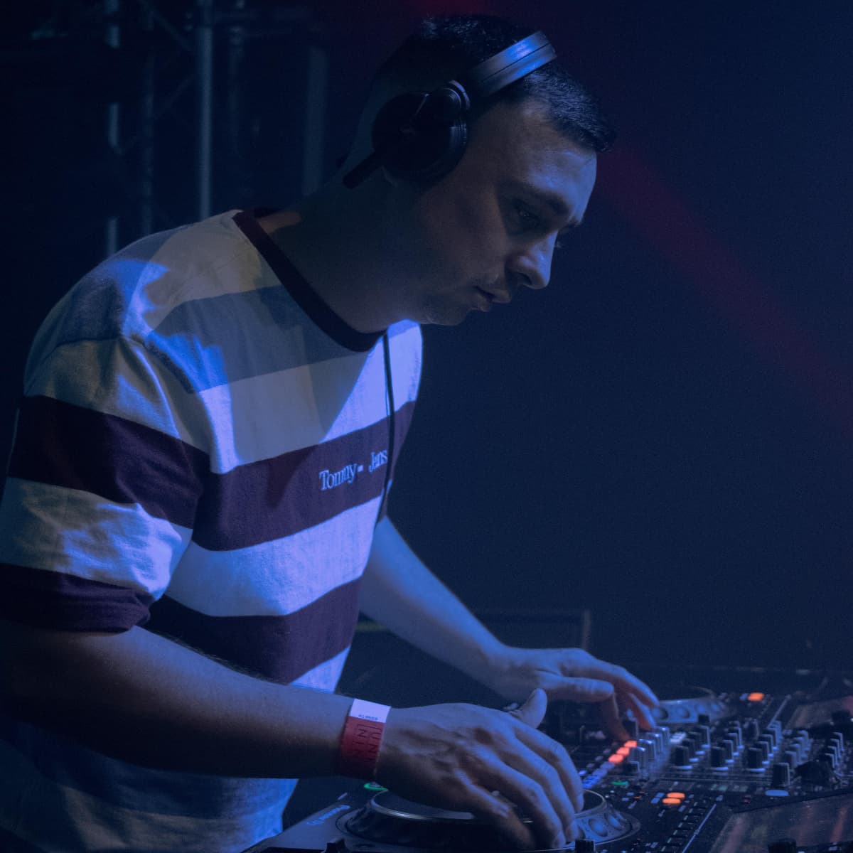 LONGA — DJ in Buckinghamshire