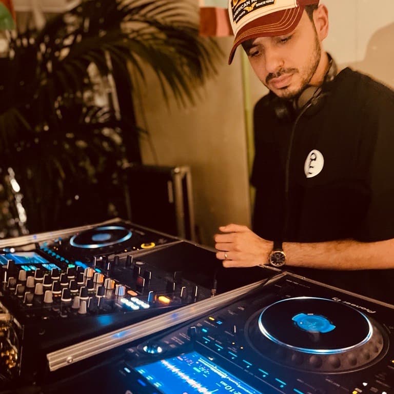 SUKAR — DJ in Paris