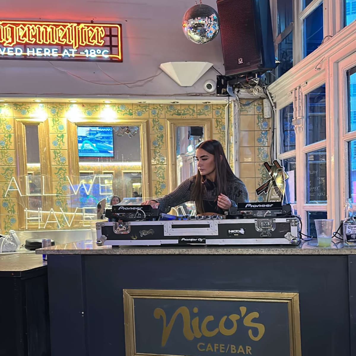 Amy McMahon — DJ in Glasgow