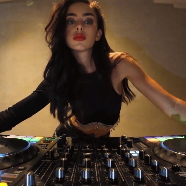 DJ SOFIA — DJ in Monaco