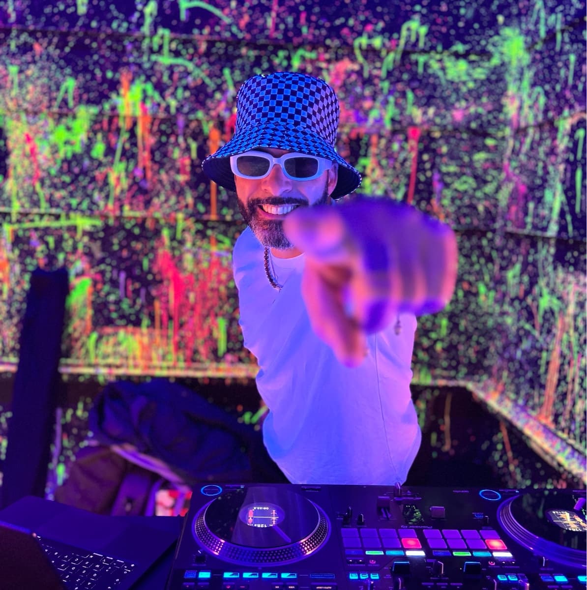 Dj FredTouch — DJ in Paris