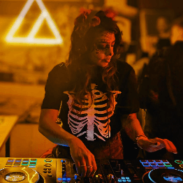 Meera — DJ in London