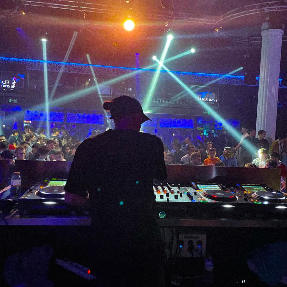 Florian Cassiede — DJ in Biarritz