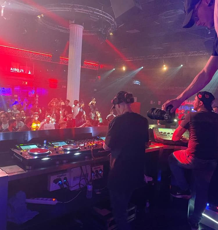 Florian Cassiede — DJ in Biarritz