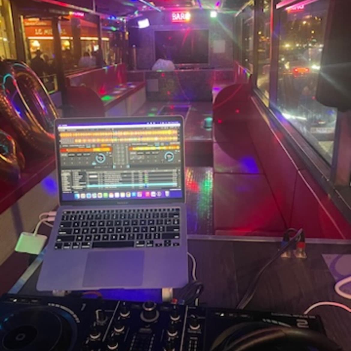 Mineze — DJ in Paris