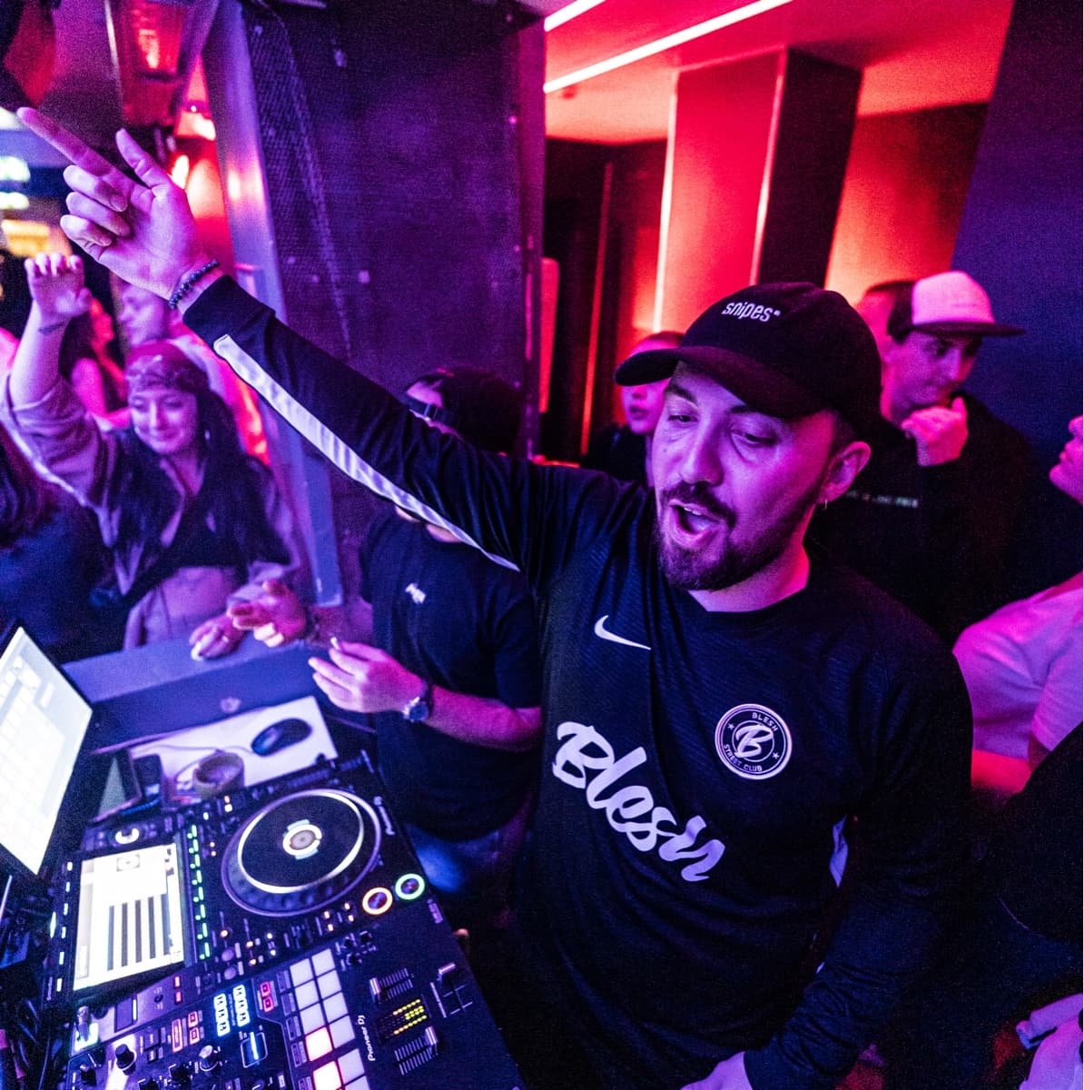 Mogo — DJ in Paris