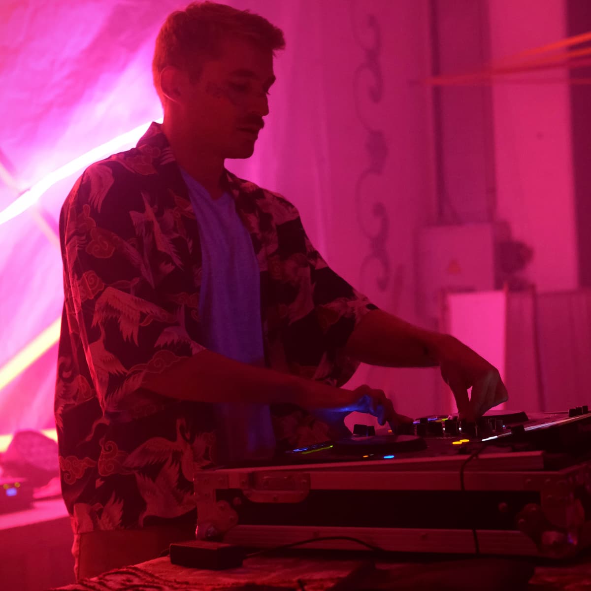 Tomy Osis — DJ in Paris