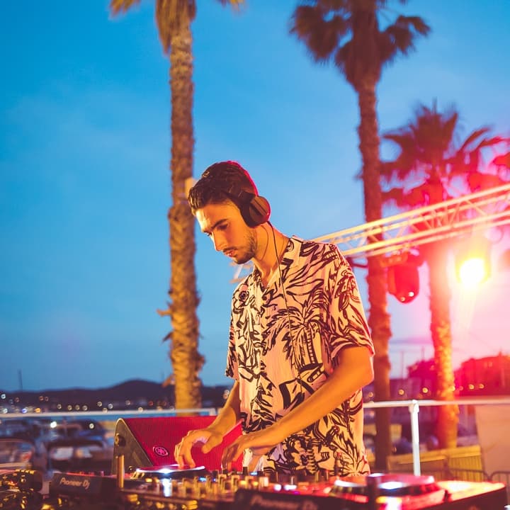 PEARCE — DJ in Toulon