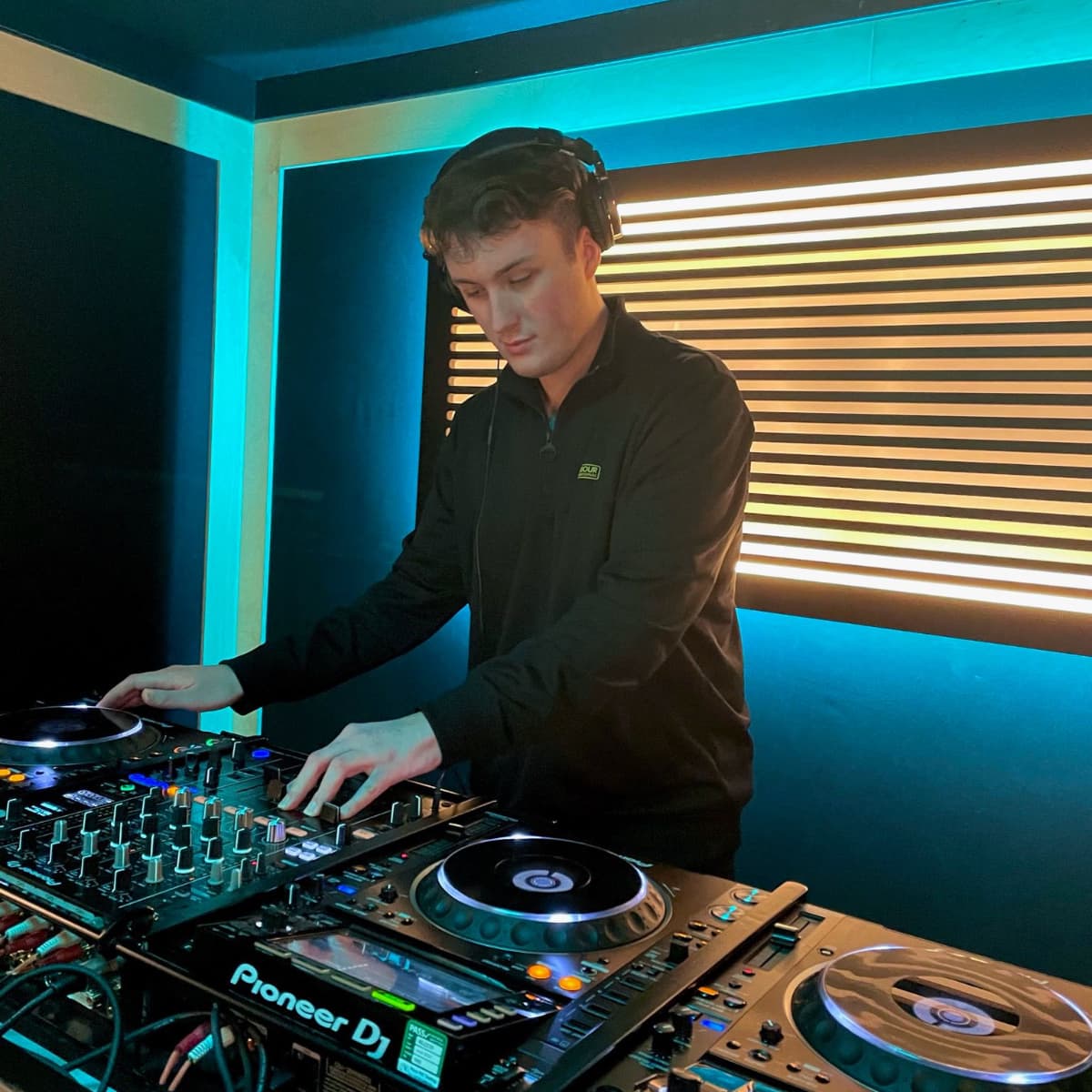 KRYLO — DJ in Cambridge
