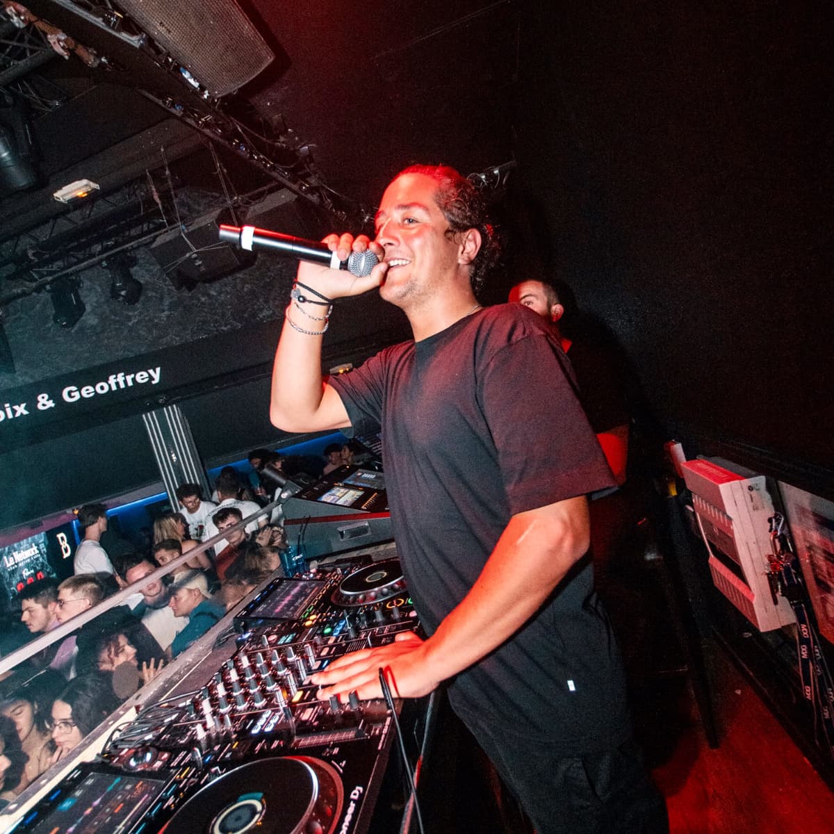 Snight B — DJ in Paris