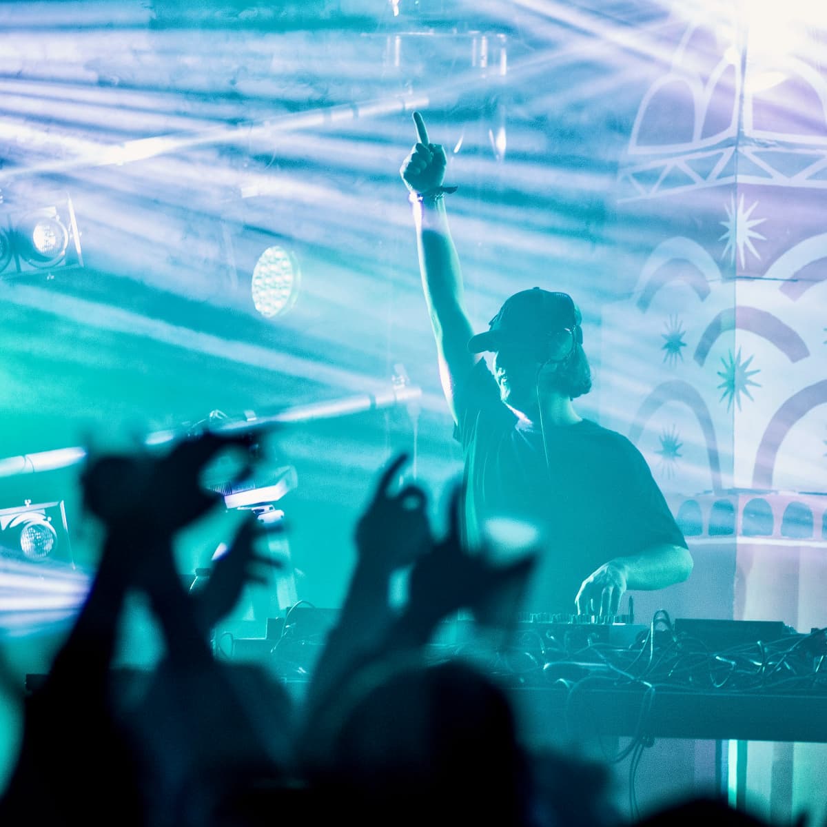 Snight B — DJ in Paris