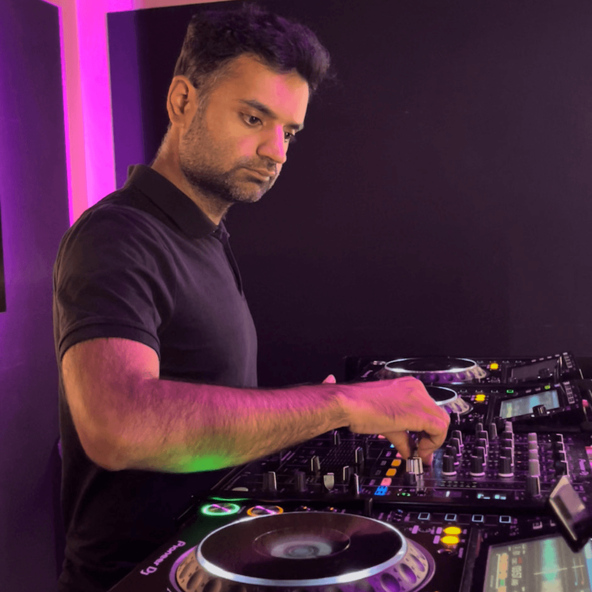 DJ LUTZ — DJ in London