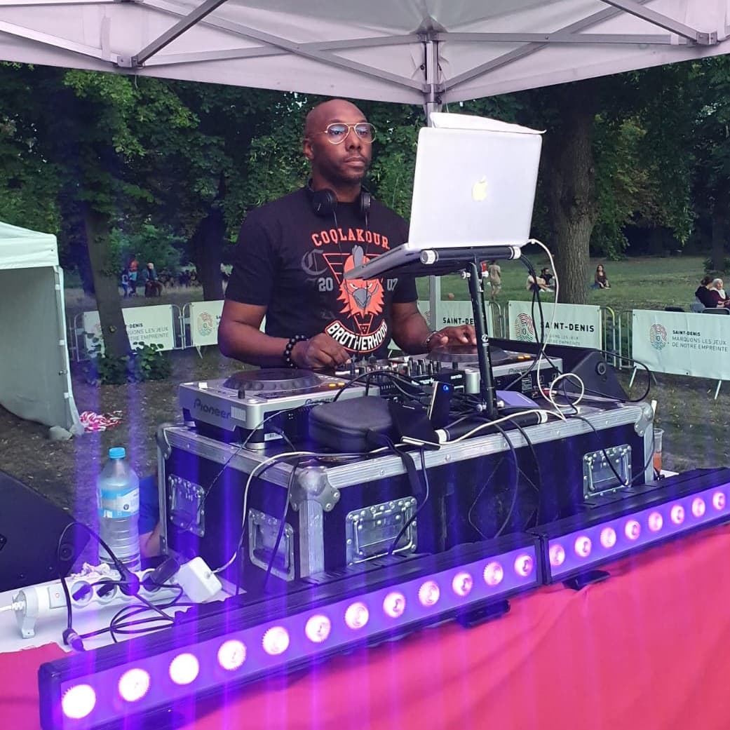 JONE.B — DJ in Paris