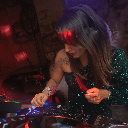 Meera — DJ in London