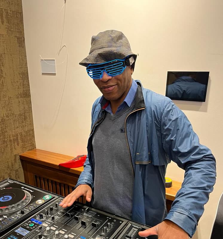 HarvEZ — DJ in London