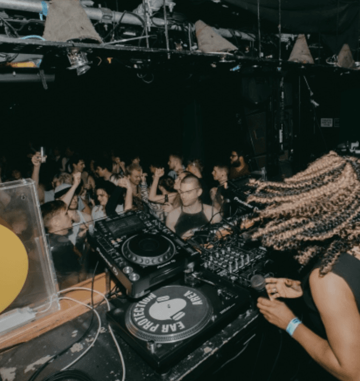 Sequinella — DJ in Manchester