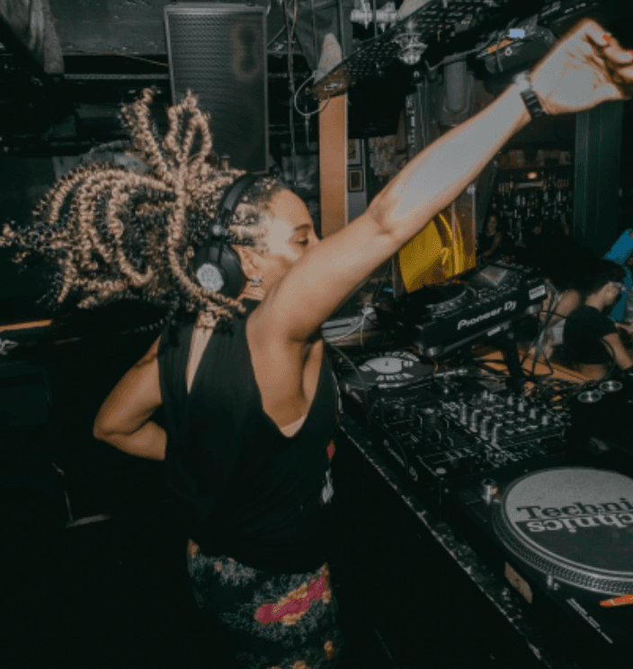Sequinella — DJ in Manchester
