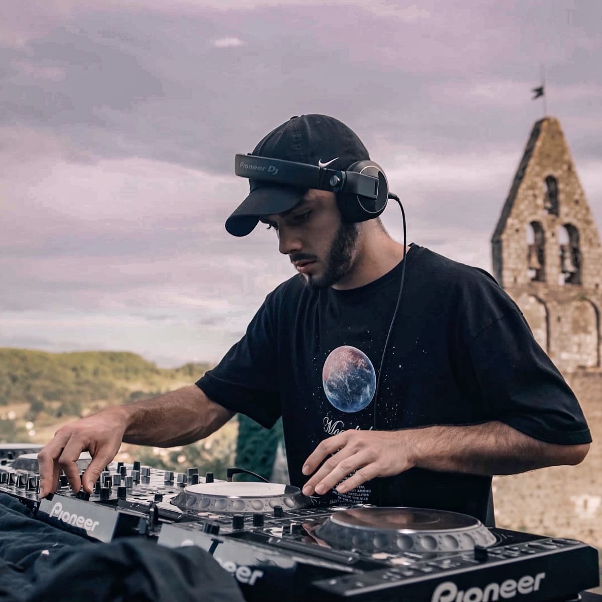 Enzo Galliano — DJ in Toulouse