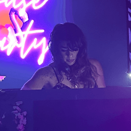 Meera — DJ in London