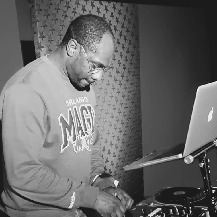 JONE.B — DJ in Paris
