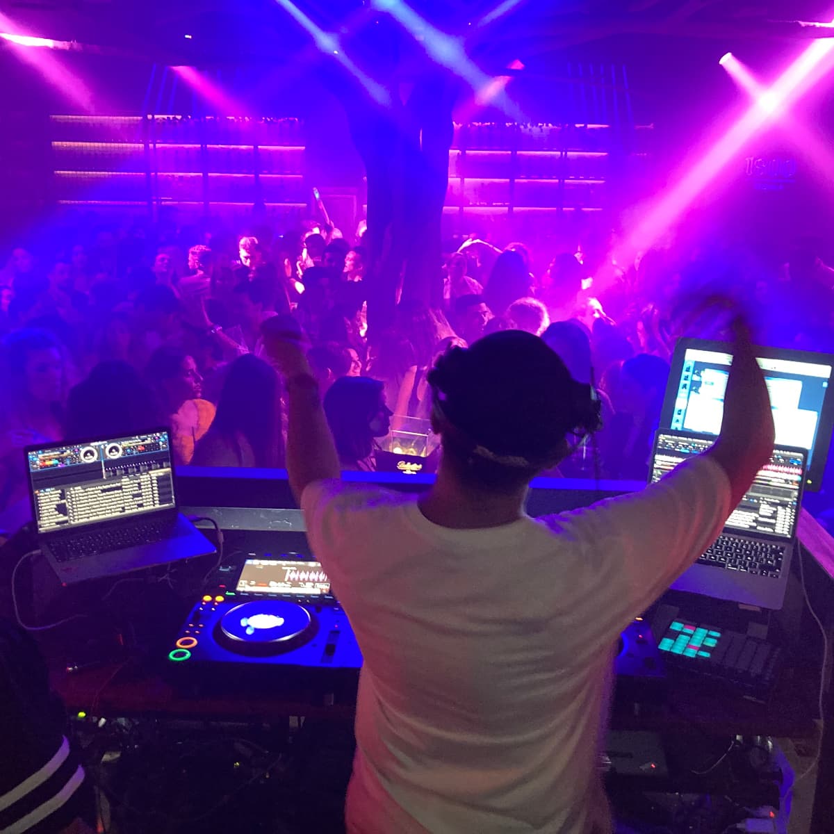 Rauw — DJ in Sevilla