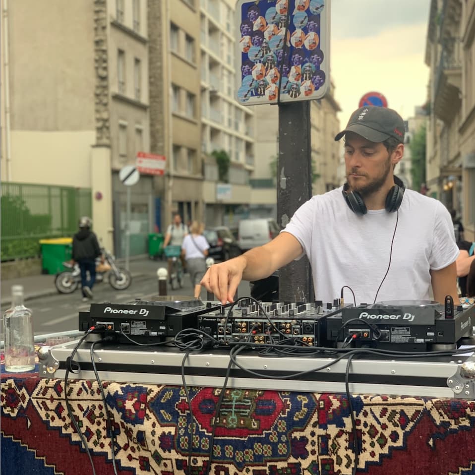 Davka — DJ in Paris