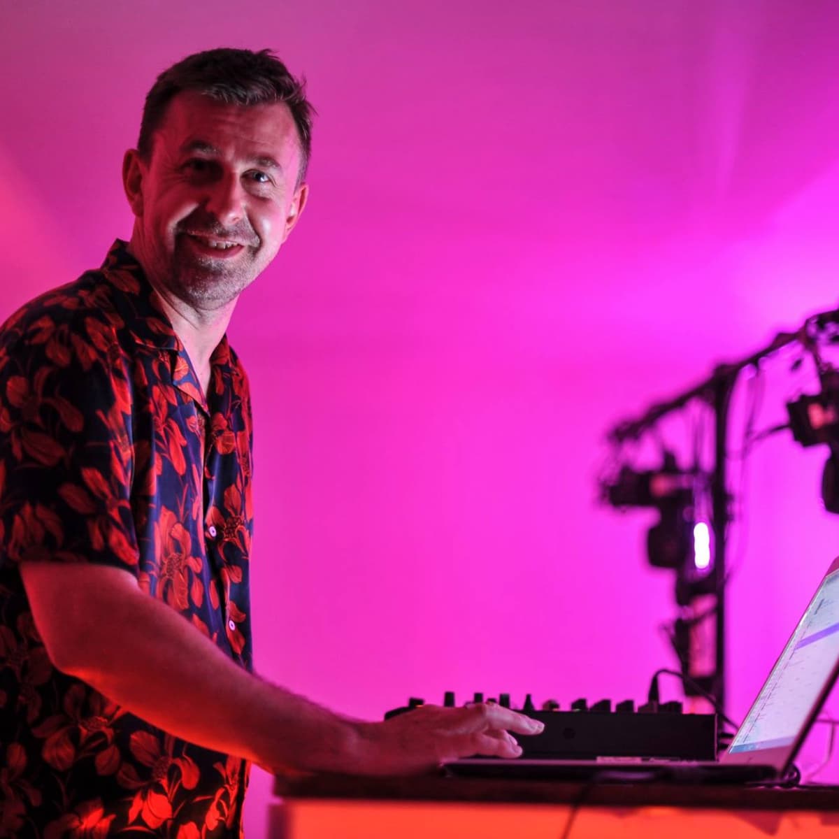 DJ COMTESS** — DJ in Paris