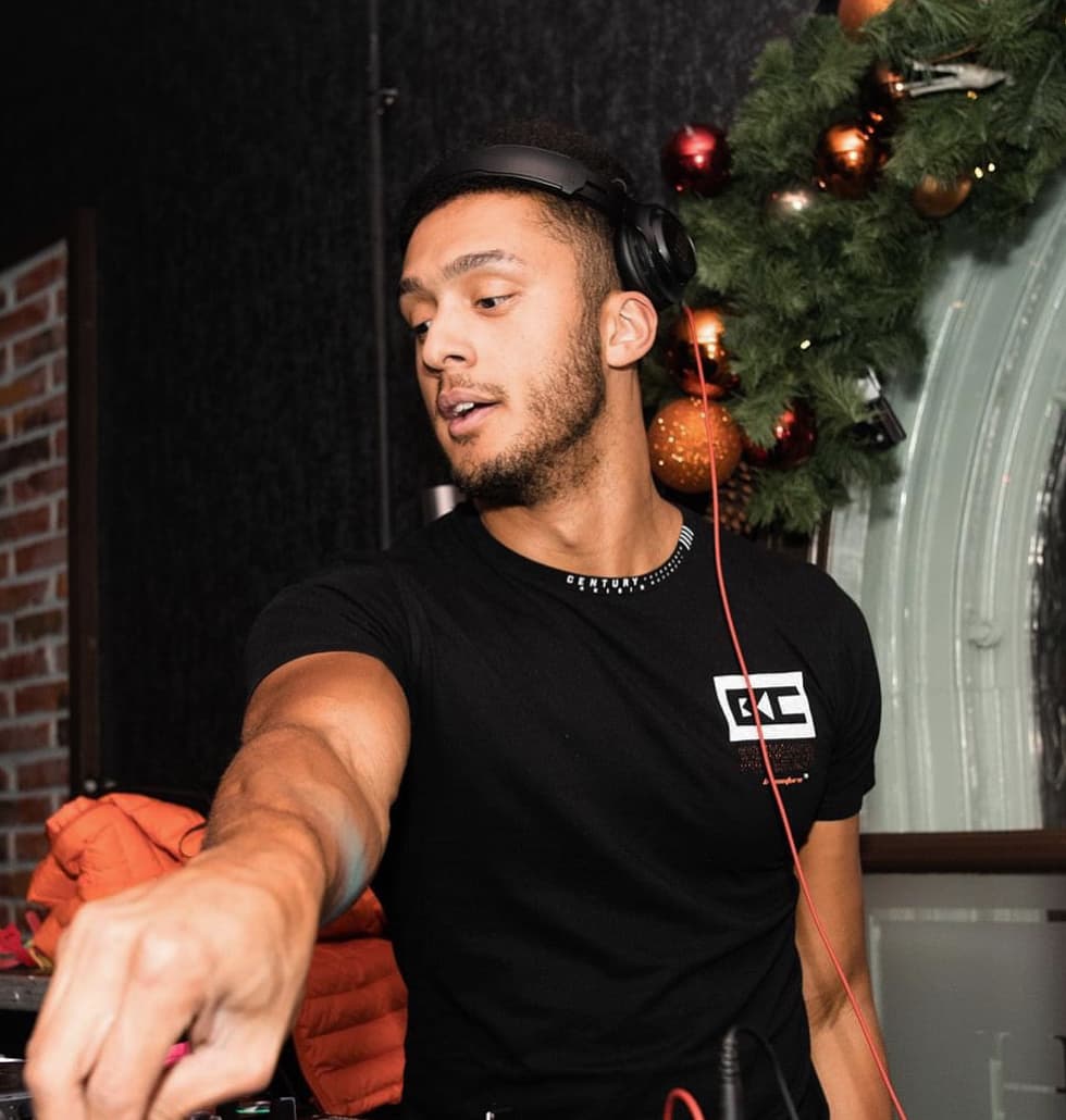 ELLZ (UK) — DJ in Lincoln