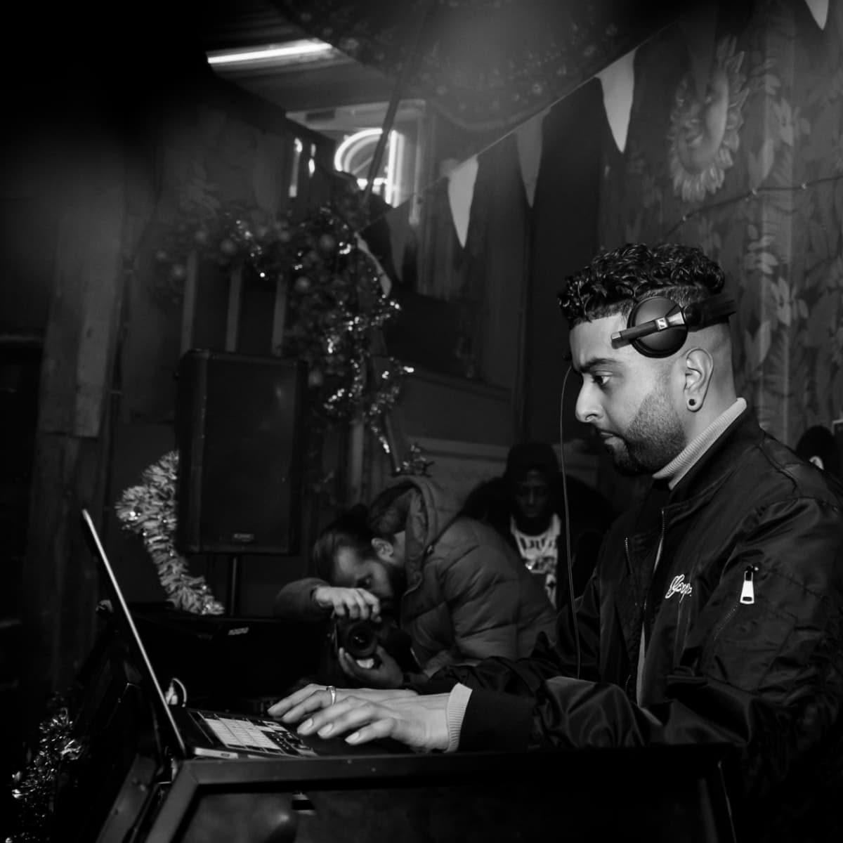 DJ Deven Musiq — DJ in London