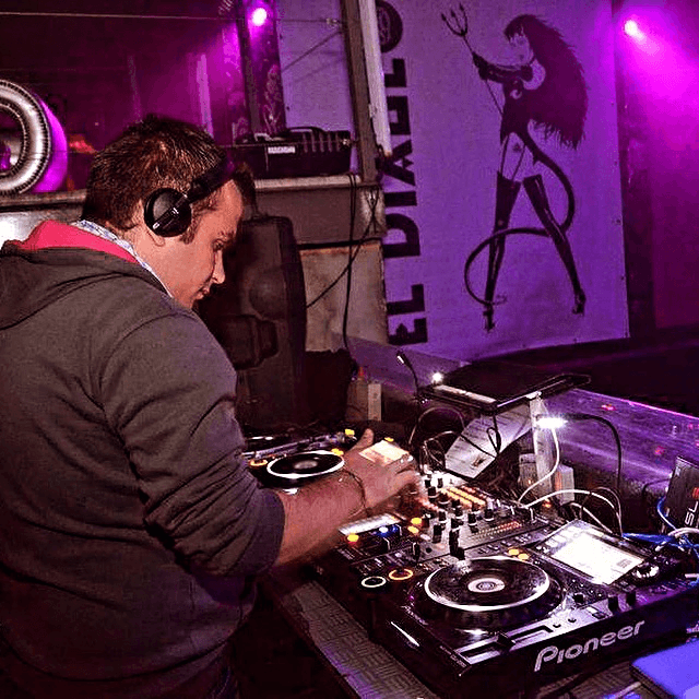 Nicola — DJ in Lyon