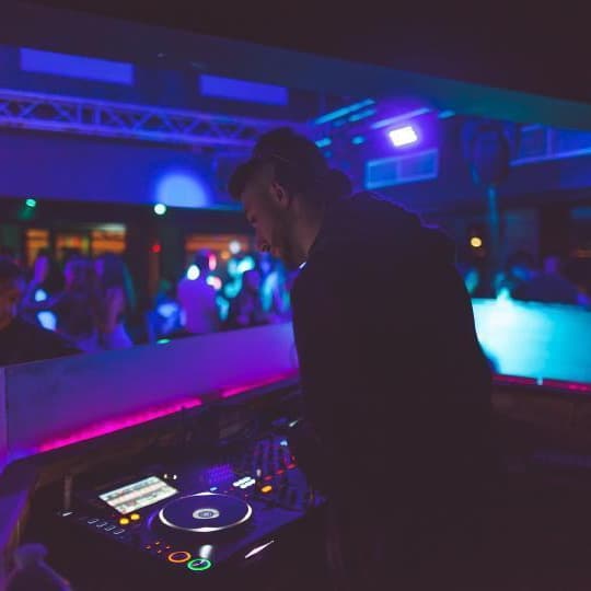 PEARCE — DJ in Toulon