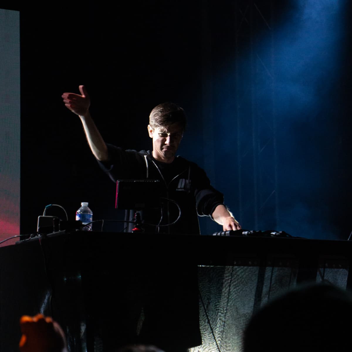 Parallelism — DJ in Belfort